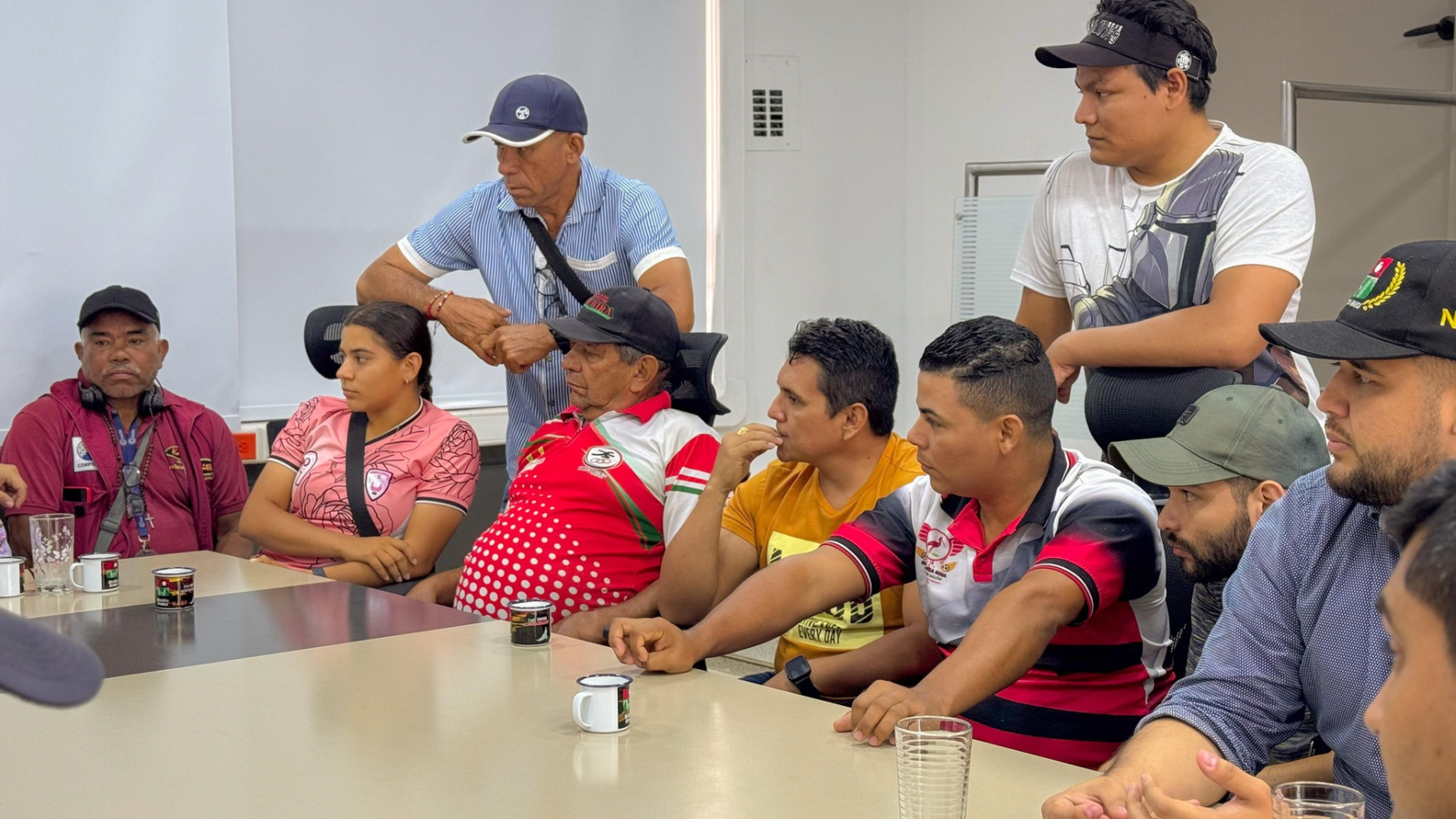 Reunión entre la Secretaría de Educación y clubes deportivos de Arauca sobre la tasa prodeporte y caracterización de atletas.