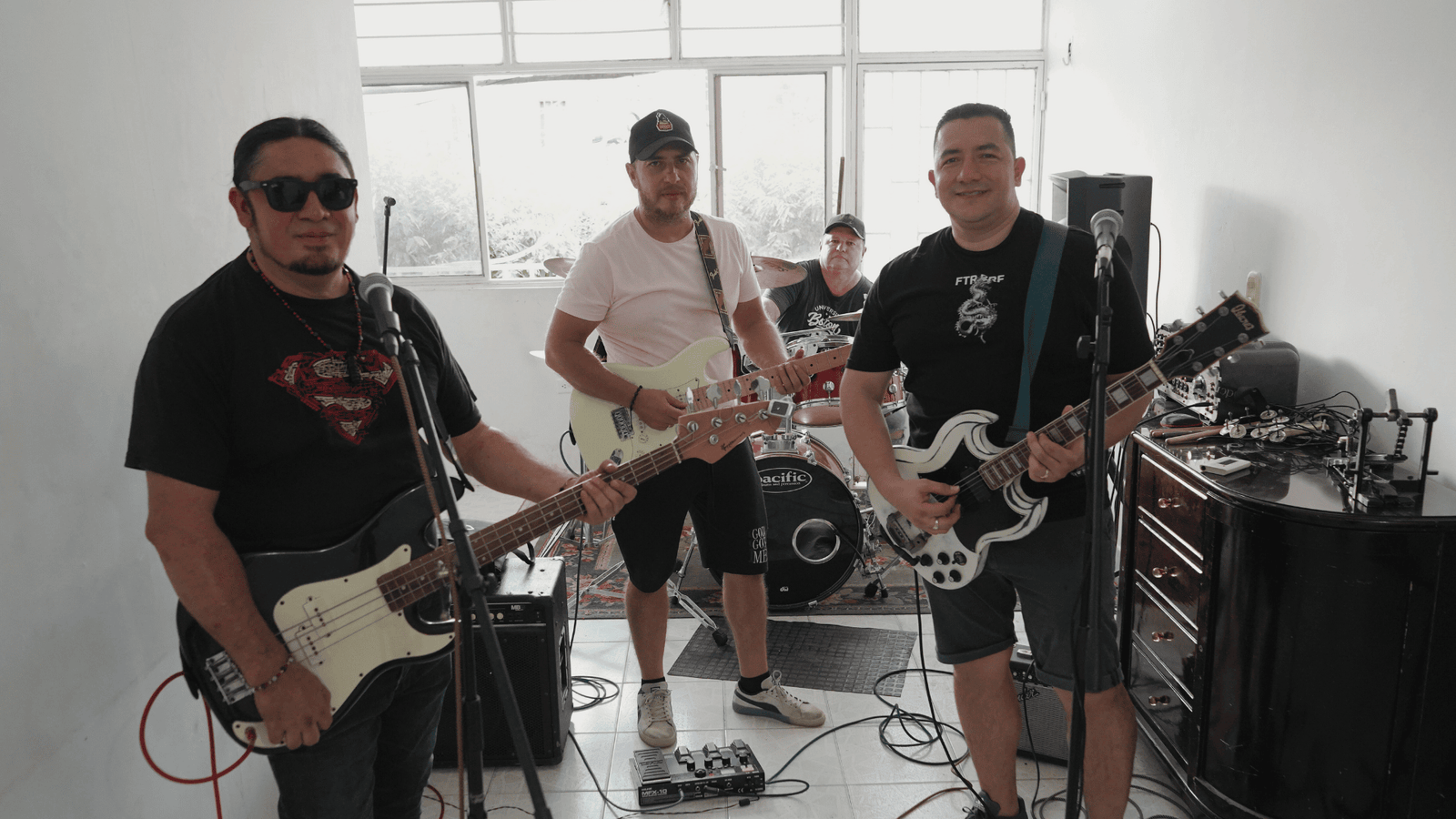 Los del Barrio 1995, banda de rock Arauca, rock en Arauca, historia del rock colombiano, cultura musical en Arauca, aniversario banda rock, concierto Bar de Pinky, Al Aire Noticias Arauca