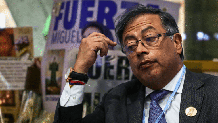 “La vida está por encima de cualquier ideología”: Petro se pronuncia tras muerte de Miguel Uribe