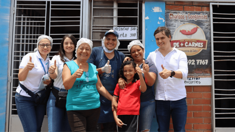 Convocatoria gratuita apoya a 1.240 emprendimientos en ocho regiones de Colombia