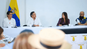 Petro denunció que políticos utilizan ayudas del Gobierno a damnificados para hacer campaña