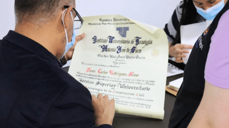 Alertan sobre estafas en convalidación de títulos en Colombia