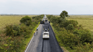 Avanzan proyectos de pavimentación y mejoramiento de vías rurales en el municipio de Tame