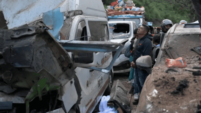 Cauca: Ataque con explosivos en la vía Panamericana deja 13 muertos y varios heridos